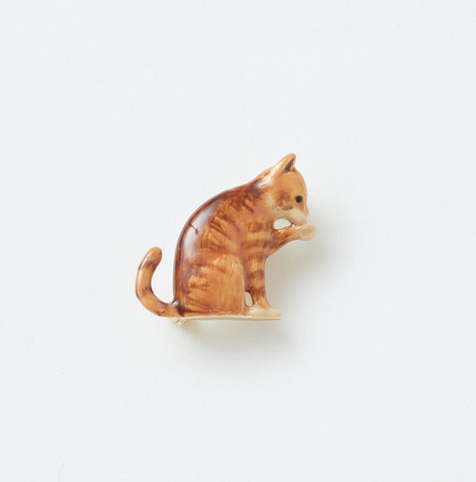 Ginger Tabby Brooch - Emerald Aurora